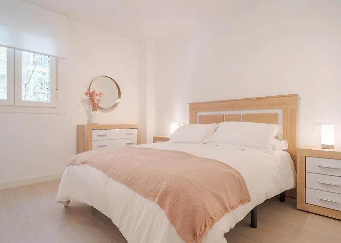 Cozy Apartment In Malaga With Kitchen